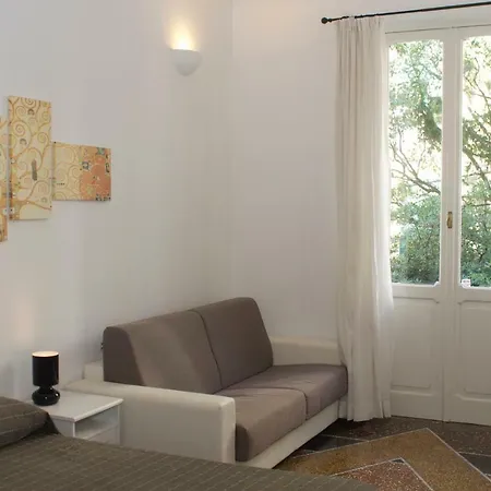 Perdiana House Apartmán *